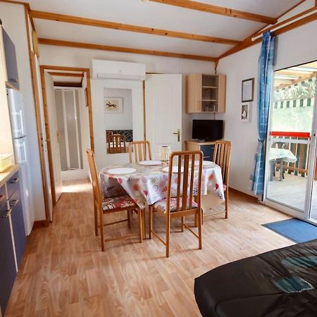 Chalet La Perche Au Bord De L'Eau Lion-en-Sullias Exteriér fotografie