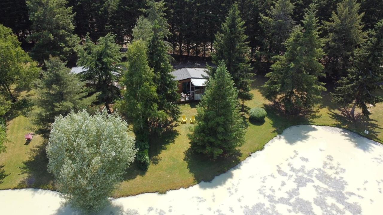 Chalet La Perche Au Bord De L'Eau Lion-en-Sullias Exteriér fotografie